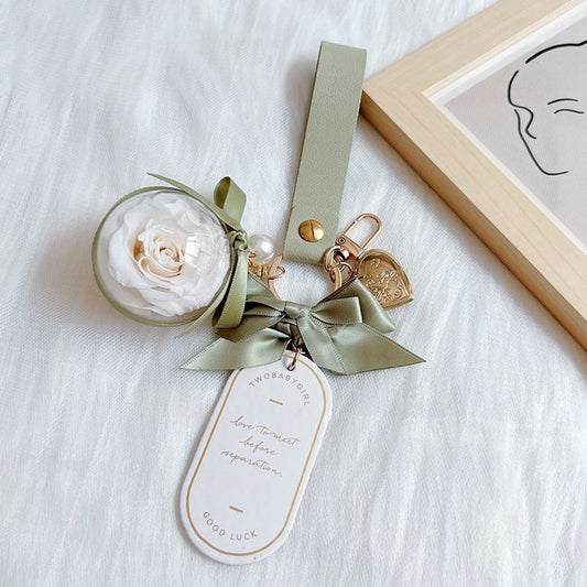 Valentine's Day Preserved Flower Leather Keychain: Romantic and Cute to Carry Around, Perfect for Gifting or Personal Use(GREEN)